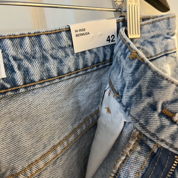 Zara High Rise Bermuda Mom Fit Shorts NWT - Picture 2 of 3